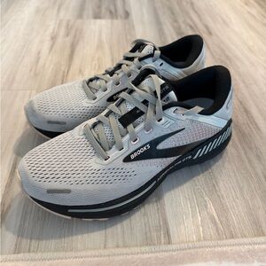 Brooks Women’s Adrenaline GTS 22 Supportive Running Shoe in Grey/Rose/Black